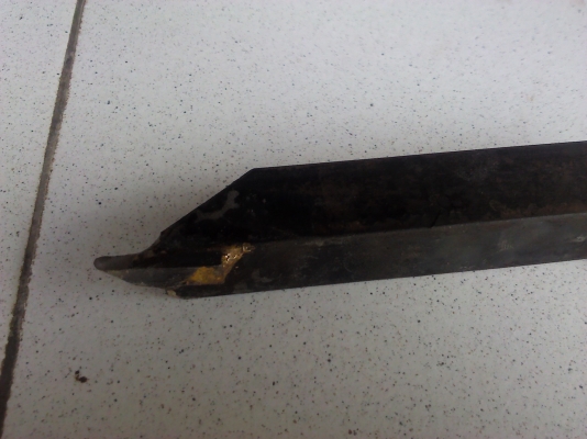 มีดกลึงแบบเชื่อมติดพร้อมด้ามและเจียร์ให้(มีVDOทดสอบกลึงให้ดู) ใช้ได้เลยเมื่อไปถึง เชื่อมให้แบบหนึ่งด้านและสองด้าน