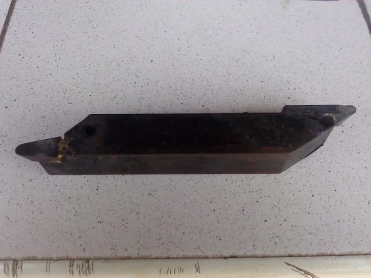 มีดกลึงแบบเชื่อมติดพร้อมด้ามและเจียร์ให้(มีVDOทดสอบกลึงให้ดู) ใช้ได้เลยเมื่อไปถึง เชื่อมให้แบบหนึ่งด้านและสองด้าน