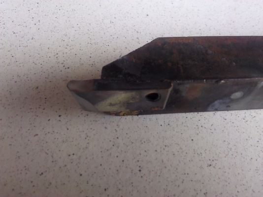 มีดกลึงแบบเชื่อมติดพร้อมด้ามและเจียร์ให้(มีVDOทดสอบกลึงให้ดู) ใช้ได้เลยเมื่อไปถึง เชื่อมให้แบบหนึ่งด้านและสองด้าน