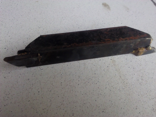 มีดกลึงแบบเชื่อมติดพร้อมด้ามและเจียร์ให้(มีVDOทดสอบกลึงให้ดู) ใช้ได้เลยเมื่อไปถึง เชื่อมให้แบบหนึ่งด้านและสองด้าน