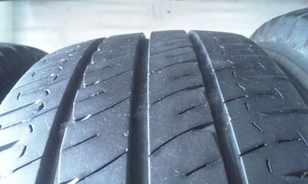ขายยาง215  70 15 Michelin AGILIS ปี11/10เส้นละ600 มีสองเส้น