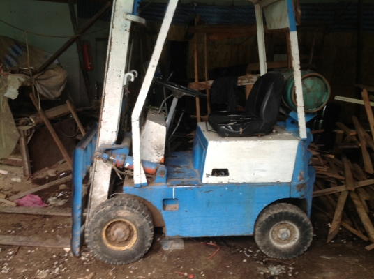 ขายรถยกโฟล์คลิฟท์ราคาคุยกันได้ไช้งานได้ลองไช้ได้ 1ตัน โตโยต้า