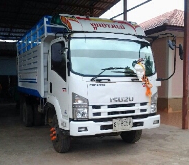 ISUZU 210 Hp ปลายปี 54 ดัมพ์สามมิตร ไมล์ 70000 กว่าโล (ทีมงานรถคุณภาพ)