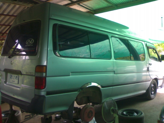 ขายTOYOTAหลังคาสูงปี02 เครื่อง3000แต่งVIPแต่ถอดชุดลำโพง ทีวีออกแล้ว