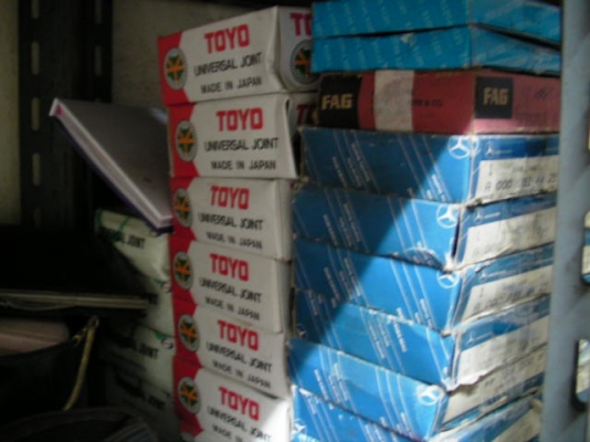 จัดจำหน่าย อะไหล่รถตู้ รถบัส รถบรรทุก หัวลาก ทั้งเก่าเเละใหม่ ทุกชนิด