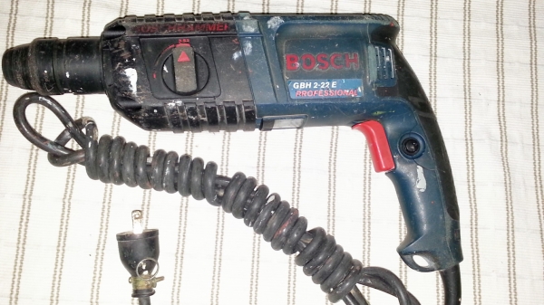 ขายสว่านโรตารี่ยี่ห้อBOSCHแท้รุ่นGBH2-22Eพร้อมใช้งานคับ