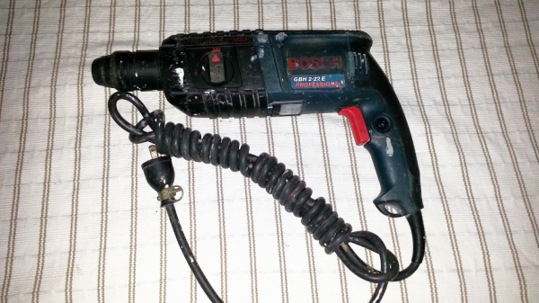 ขายสว่านโรตารี่ยี่ห้อBOSCHแท้รุ่นGBH2-22Eพร้อมใช้งานคับ