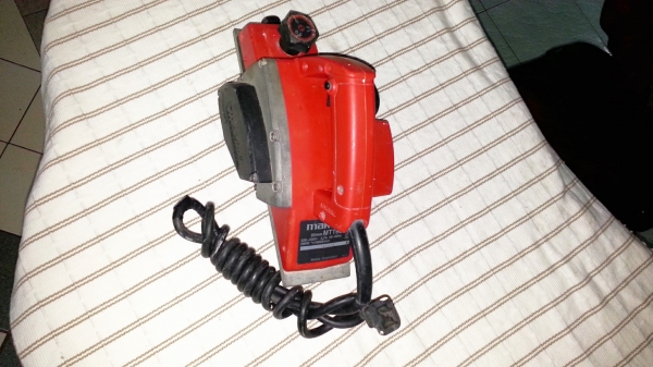 ขายกบไฟฟ้ายี่ห้อmaktecขนาด3นิ้วสภาพสวยๆคับ