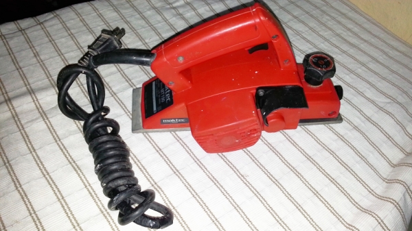 ขายกบไฟฟ้ายี่ห้อmaktecขนาด3นิ้วสภาพสวยๆคับ