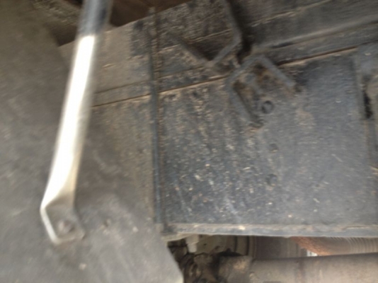 รถอิซูซุ 10 ล้อ ตู้เย็น เปลื่ยนเครื่อง 185 แรงม้า  สนใจติดต่อ 081 - 6079515