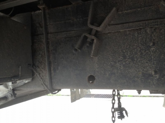 รถอิซูซุ 10 ล้อ ตู้เย็น เปลื่ยนเครื่อง 185 แรงม้า  สนใจติดต่อ 081 - 6079515