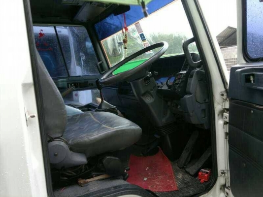 รถอิซูซุ 10 ล้อ ตู้เย็น เปลื่ยนเครื่อง 185 แรงม้า  สนใจติดต่อ 081 - 6079515