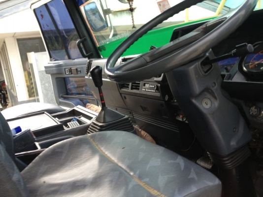 รถอิซูซุ 10 ล้อ ตู้เย็น เปลื่ยนเครื่อง 185 แรงม้า  สนใจติดต่อ 081 - 6079515