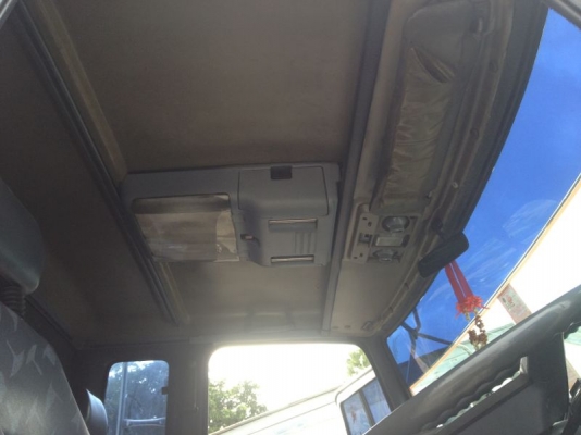 รถอิซูซุ 10 ล้อ ตู้เย็น เปลื่ยนเครื่อง 185 แรงม้า  สนใจติดต่อ 081 - 6079515