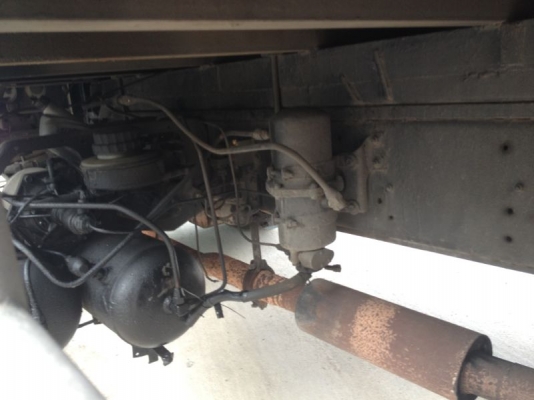 รถอิซูซุ 10 ล้อ ตู้เย็น เปลื่ยนเครื่อง 185 แรงม้า  สนใจติดต่อ 081 - 6079515