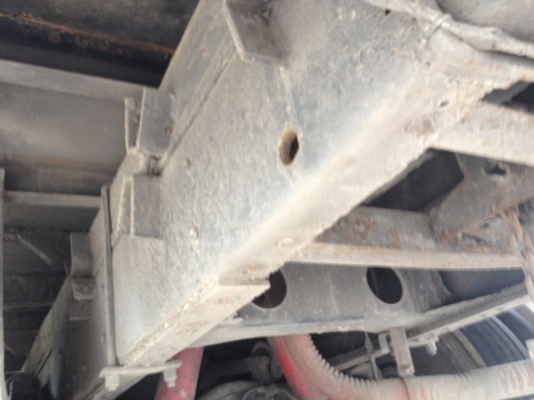 รถอิซูซุ 10 ล้อ ตู้เย็น เปลื่ยนเครื่อง 185 แรงม้า  สนใจติดต่อ 081 - 6079515