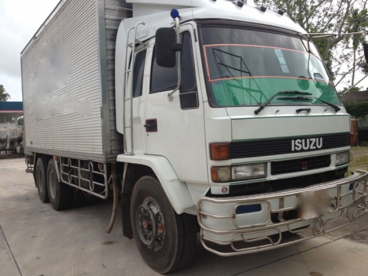 รถอิซูซุ 10 ล้อ ตู้เย็น เปลื่ยนเครื่อง 185 แรงม้า  สนใจติดต่อ 081 - 6079515