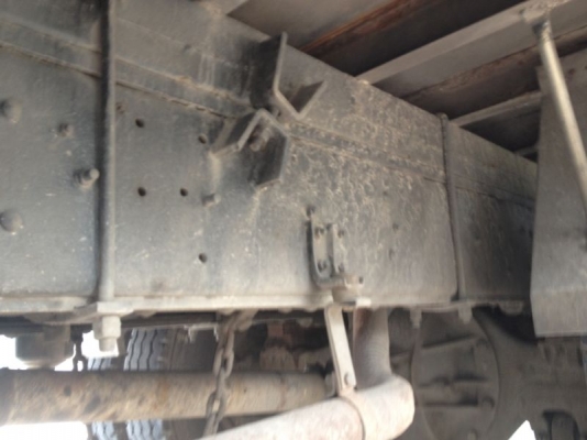 รถอิซูซุ 10 ล้อ ตู้เย็น เปลื่ยนเครื่อง 185 แรงม้า  สนใจติดต่อ 081 - 6079515