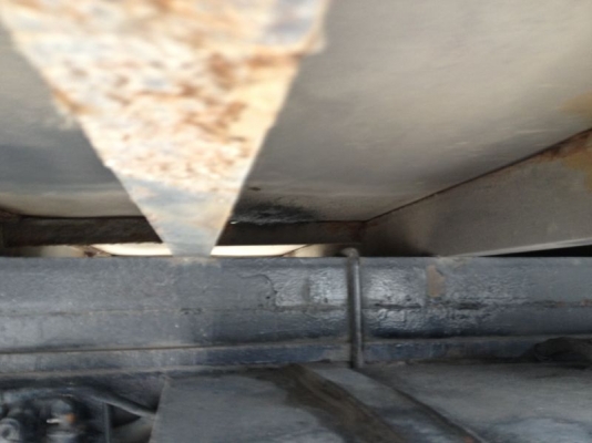 รถอิซูซุ 10 ล้อ ตู้เย็น เปลื่ยนเครื่อง 185 แรงม้า  สนใจติดต่อ 081 - 6079515