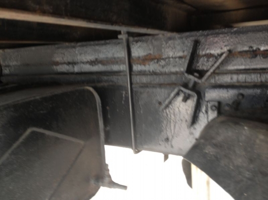 รถอิซูซุ 10 ล้อ ตู้เย็น เปลื่ยนเครื่อง 185 แรงม้า  สนใจติดต่อ 081 - 6079515