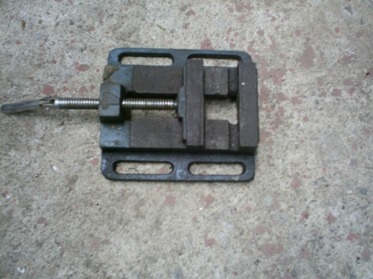 ปากกาจับงาน 4 นิ้ว ชนิดวางบนโต๊ะ หรือแท่นเจาะ