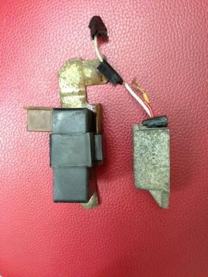 ขายกล่องไฟดรีมเเท้ ดีเลย์ดรีมเเท้ ติดจากรถครับ ราคา350บาทพร้อมครับ