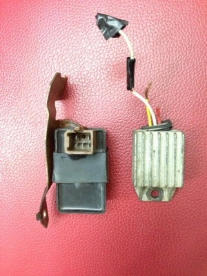 ขายกล่องไฟดรีมเเท้ ดีเลย์ดรีมเเท้ ติดจากรถครับ ราคา350บาทพร้อมครับ