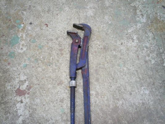 ประแจ จับแป๊บ 2 นิ้ว