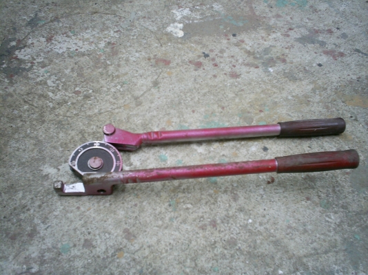 BENDER ประแจดัดแป๊บ 3 หุน