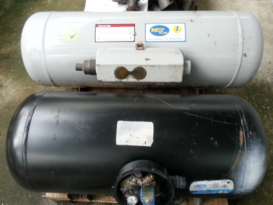 ขายถูกถังแก๊ส LPG+หม้อต้ม ติดรถบรรทุก 4ล้อ  2 ถัง