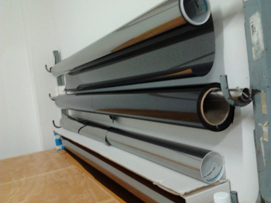 แบ่งขายฟิล์มติดรถยนต์และอาคาร. ราคาถูกๆ แบ่งขายฟิล์มติดรถยนต์และอาคาร. ราคาถูกๆ