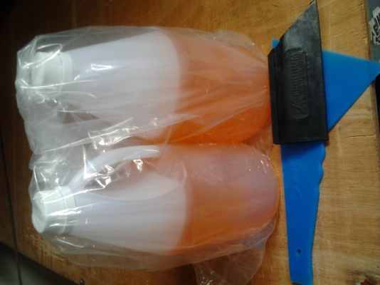 แบ่งขายฟิล์มติดรถยนต์และอาคาร. ราคาถูกๆ แบ่งขายฟิล์มติดรถยนต์และอาคาร. ราคาถูกๆ