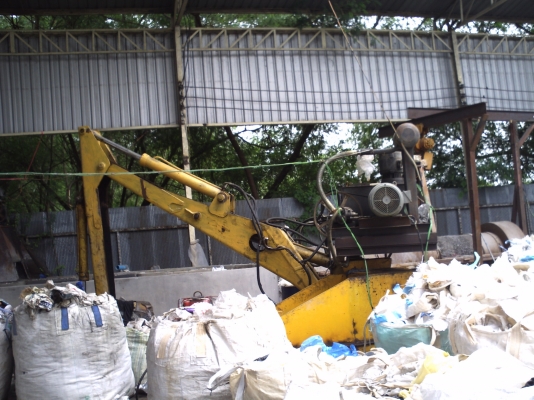 ขายรถตักเล็ก สภาพพร้อมใช้งานสวยๆซักคัน