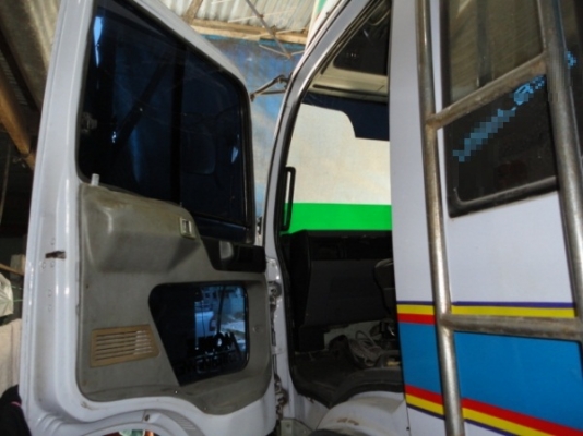 HINO FL3H 195 แรงม้า หัวบางเดิม เครื่องเดิม คัซซีสวยตลอดแนวค่ะ HINO FL3H 195 แรงม้า หัวบางเดิม เครื่องเดิม คัซซีสวยตลอดแนวค่ะ