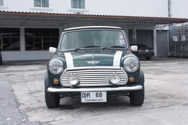 ขายรถสะสม ออกศูนย์ที่เมืองไทย