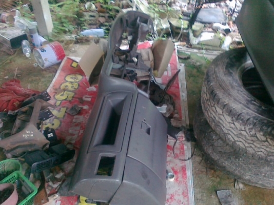 ขายแผงคอลโซลดราก้อนอาย สภาพดี อุปกรทุกอย่างมีเกือบครบ ขาดสองชิ้น ขาดแผงไต้พวงมาลัยกับ เรือนไมล์