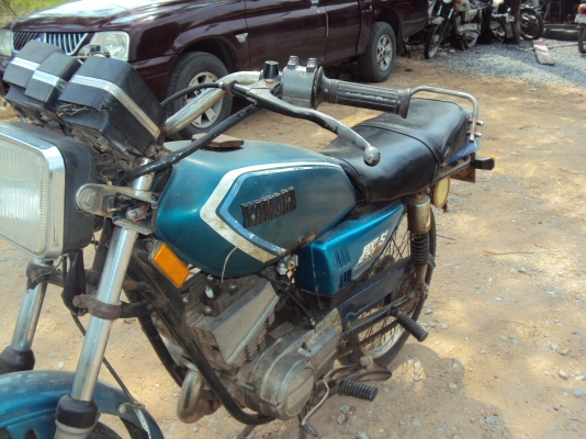 ขายรถยามาฮ่า r x s มีทะเบียน ชุดโอน  เครื่องดีสนใจติดต่อสรกฤช 081-8478107