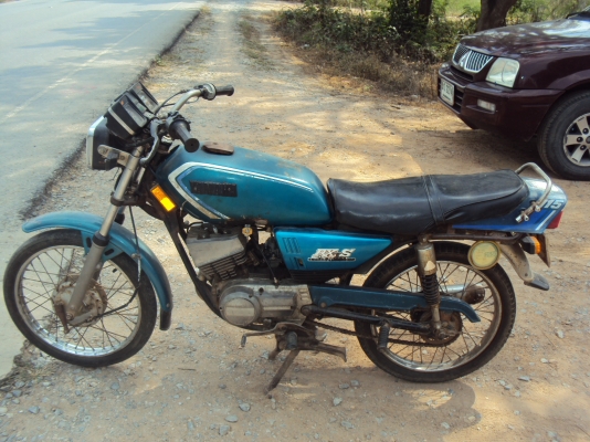 ขายรถยามาฮ่า r x s มีทะเบียน ชุดโอน  เครื่องดีสนใจติดต่อสรกฤช 081-8478107