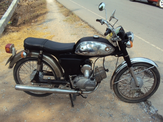 ขาย รถซูซูกิ a100มีทะเบียนสวยเครื่องนิ่มสนใจติดต่อสรกฤช081-8478107