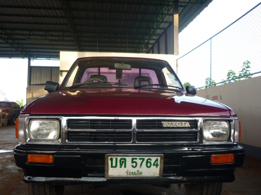 TOYOTA  ฮีโร่ สวยๆ 79000 พร้อมใช้งานมาก 080-00114585 ต่อรองได้ครับ