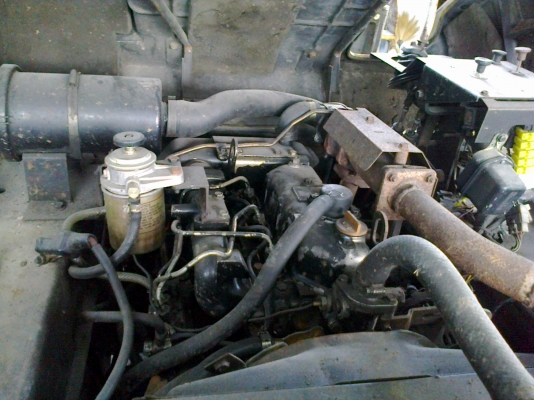 รถตักล้อยาง4x4 WA40 (KOMATSU)รถนอก จอดไว้ในโรงจอดไม่ได้ใช้ รถสภาพยังใช้งานได้ดี