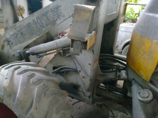 รถตักล้อยาง4x4 WA40 (KOMATSU)รถนอก จอดไว้ในโรงจอดไม่ได้ใช้ รถสภาพยังใช้งานได้ดี