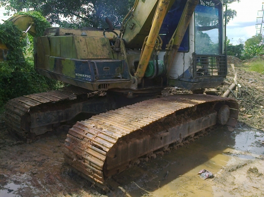 PC200-3 รถสภาพดีมาก ทุกอย่างเกือบจะเป็นรุ่น5 เอวแน่นๆเครื่องแห้งแน่น