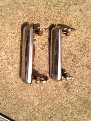 อะไหล่เก่ารถยนต์หลายอย่างเผื่อใช้ได้ อะไหล่เก่ารถยนต์หลายอย่างเผื่อใช้ได้