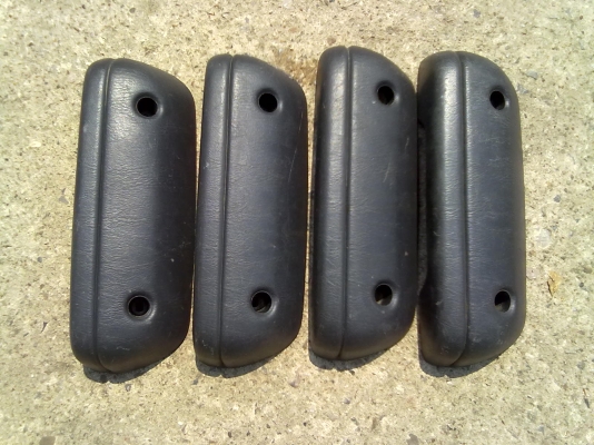 อะไหล่เก่ารถยนต์หลายอย่างเผื่อใช้ได้