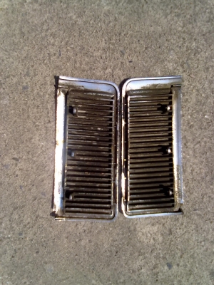 อะไหล่เก่ารถยนต์หลายอย่างเผื่อใช้ได้ อะไหล่เก่ารถยนต์หลายอย่างเผื่อใช้ได้