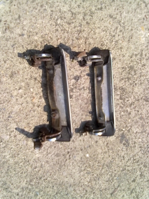 อะไหล่เก่ารถยนต์หลายอย่างเผื่อใช้ได้ อะไหล่เก่ารถยนต์หลายอย่างเผื่อใช้ได้