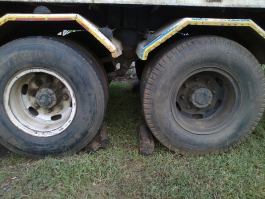 ขายลูกพ่วง 3 คาน ไม่ดั้ม (3 เพลา)ราคาถูกติดต่อด่วนครับ