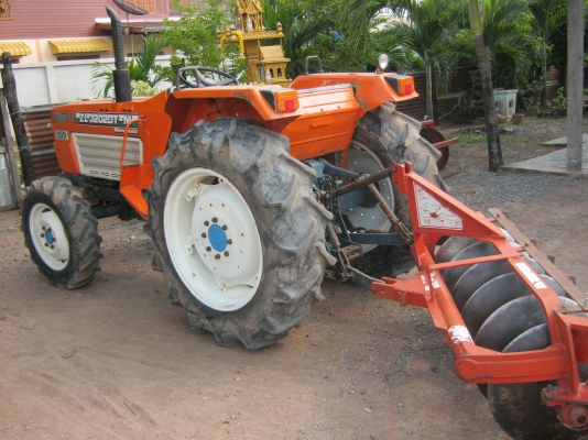 ขายด่วนรถไถนาคูโบต้า zl 3202 dt-m 4wd 2เพลาพวงมาลัยเพาเวอร์ พร้อมอุปกรณ์ผาน lcs 6x22พร้อมใช้ครับ.....