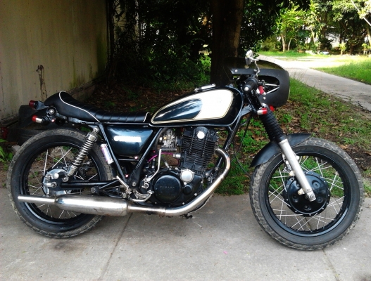 @ SR 400 แต่งคาเฟ่ ขอแลก 250-400 cc สตาร์ทมือครับ หรือรุ่นอื่นลองดูครับผม @